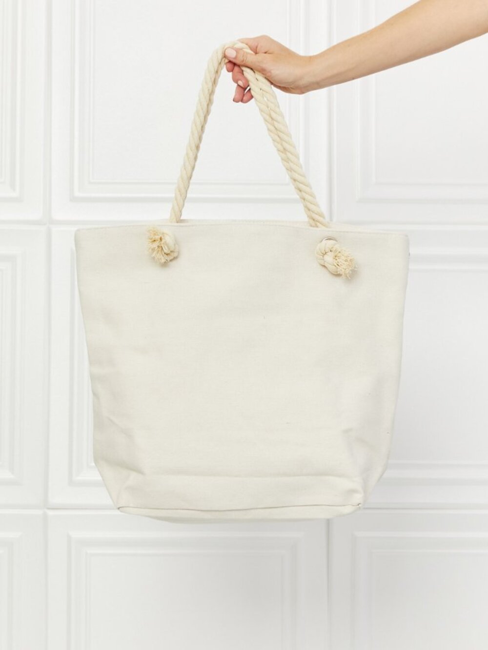 NWT Justin Taylor Picnic Date Tassel Tote Bag - Picture 3 of 4